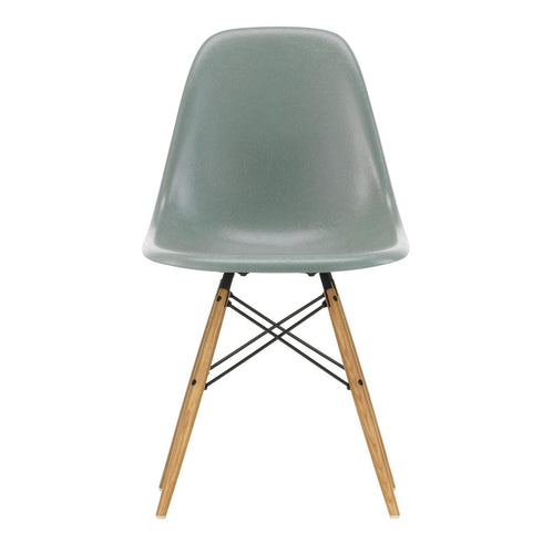 Cadeira Eames em Fibra de Vidro DSW / Base Freixo